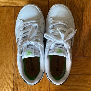 Cariuma Sneakers